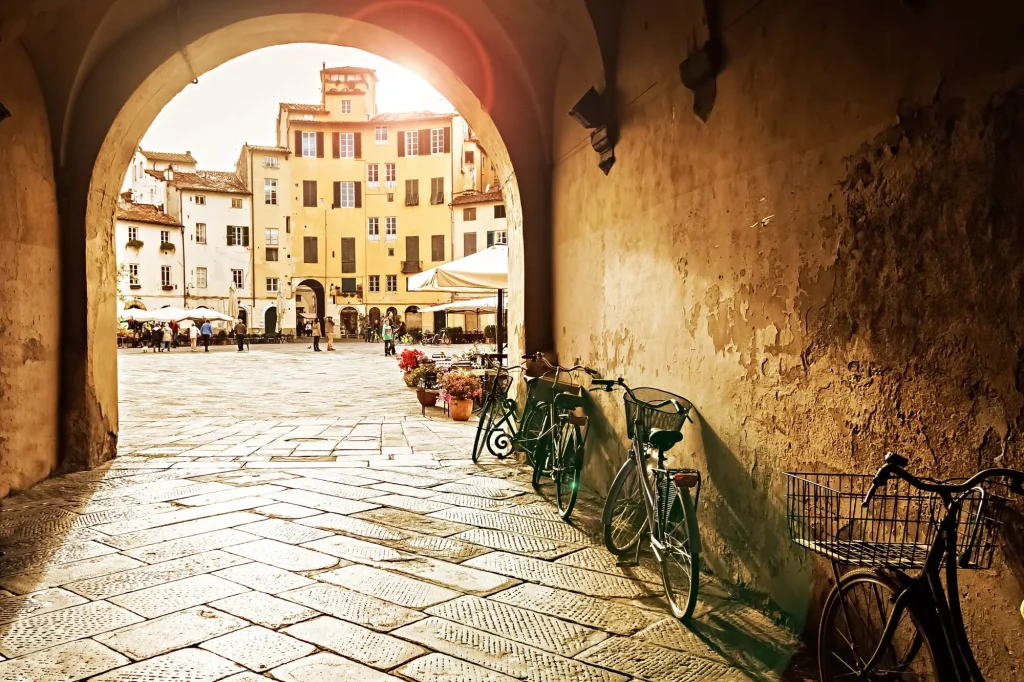 Zonsondergang in Lucca, Italië